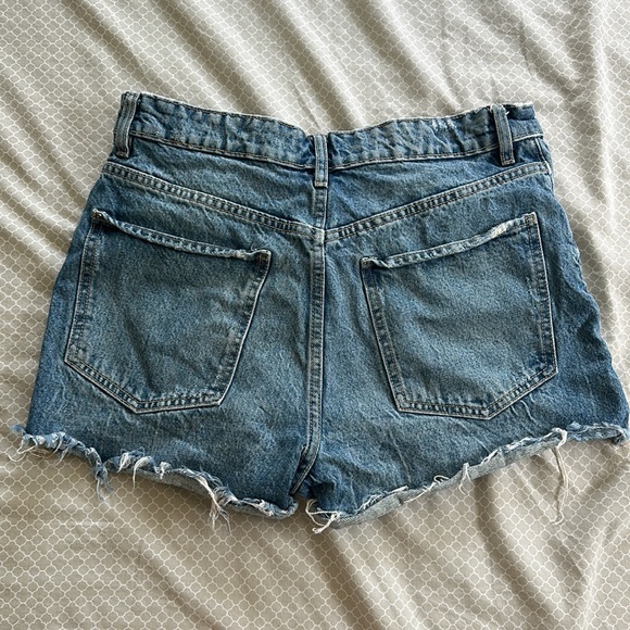 ZARA Button Up Jean Shorts - Picture 2 of 3